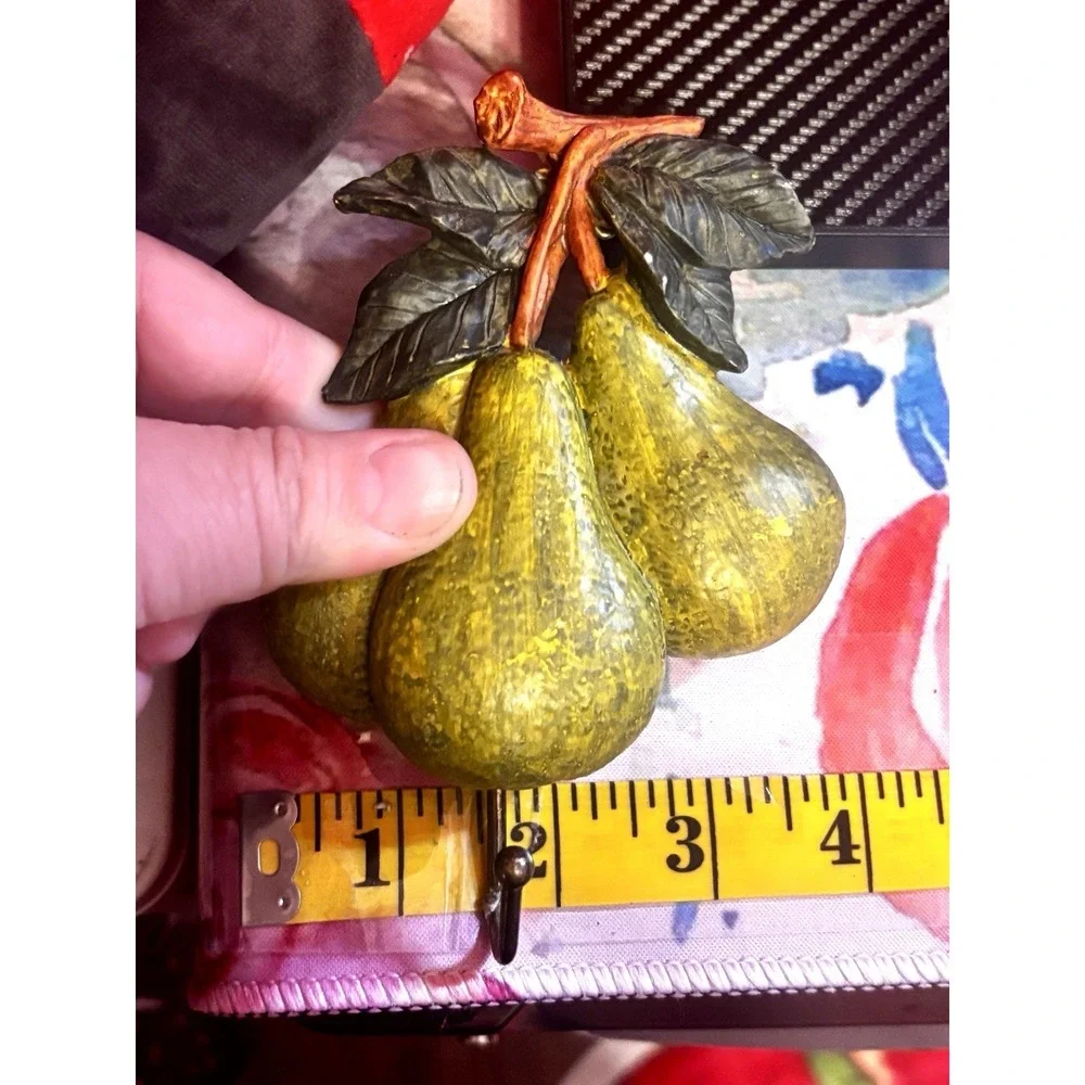 Vintage‎ AEP Bellmawr NJ resin Green Pear, Fruit Themed kitchen wall hook Retro